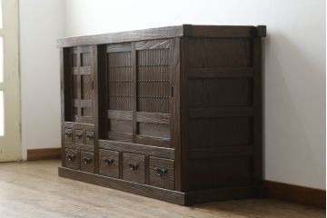 和製ビンテージ　幅1500ミリの希少サイズ　浮造り仕上げのアンティーク調水屋箪笥サイドボード(和風食器棚、和風サイドキャビネット、収納棚、戸棚、時代箪笥、茶箪笥、テレビ台、テレビボード、ヴィンテージ)(R-070319)