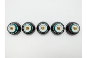 古九谷　九谷焼　三ツ井為吉　絵変り　1.8寸　約5cm　多種多様な絵付けが魅力的な酒盃5客セット(酒杯、おちょこ、お猪口、ぐい呑、色絵、五客揃、一寸八分、共箱付き、和食器)(R-070336)