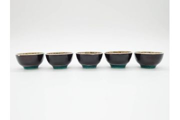 古九谷　九谷焼　三ツ井為吉　絵変り　1.8寸　約5cm　多種多様な絵付けが魅力的な酒盃5客セット(酒杯、おちょこ、お猪口、ぐい呑、色絵、五客揃、一寸八分、共箱付き、和食器)(R-070336)