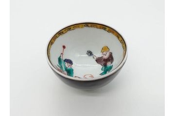 古九谷　九谷焼　三ツ井為吉　絵変り　1.8寸　約5cm　多種多様な絵付けが魅力的な酒盃5客セット(酒杯、おちょこ、お猪口、ぐい呑、色絵、五客揃、一寸八分、共箱付き、和食器)(R-070336)