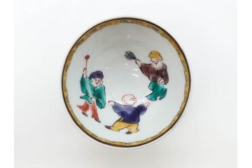 古九谷　九谷焼　三ツ井為吉　絵変り　1.8寸　約5cm　多種多様な絵付けが魅力的な酒盃5客セット(酒杯、おちょこ、お猪口、ぐい呑、色絵、五客揃、一寸八分、共箱付き、和食器)(R-070336)