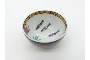古九谷　九谷焼　三ツ井為吉　絵変り　1.8寸　約5cm　多種多様な絵付けが魅力的な酒盃5客セット(酒杯、おちょこ、お猪口、ぐい呑、色絵、五客揃、一寸八分、共箱付き、和食器)(R-070336)