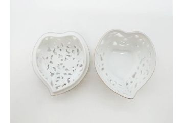 ヘレンド　ハンガリー　HEREND HVNGARY　ヴィクトリアブーケ　ハート形　華やかな雰囲気が素敵な透かしボンボン入れ&トレイ(HUNGARY、トレー、小物入れ、菓子器、洋食器)(R-070337)
