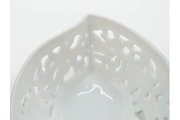 ヘレンド　ハンガリー　HEREND HVNGARY　ヴィクトリアブーケ　ハート形　華やかな雰囲気が素敵な透かしボンボン入れ&トレイ(HUNGARY、トレー、小物入れ、菓子器、洋食器)(R-070337)