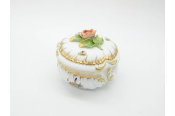 ヘレンド　ハンガリー　HEREND HVNGARY　ヴィクトリアブーケ　繊細な花の装飾がおしゃれなシュガーポット(HUNGARY、ボンボン入れ、小物入れ、菓子器、洋食器)(R-070338)
