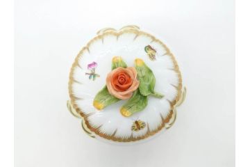 ヘレンド　ハンガリー　HEREND HVNGARY　ヴィクトリアブーケ　繊細な花の装飾がおしゃれなシュガーポット(HUNGARY、ボンボン入れ、小物入れ、菓子器、洋食器)(R-070338)
