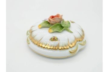 ヘレンド　ハンガリー　HEREND HVNGARY　ヴィクトリアブーケ　繊細な花の装飾がおしゃれなシュガーポット(HUNGARY、ボンボン入れ、小物入れ、菓子器、洋食器)(R-070338)