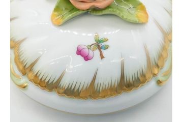 ヘレンド　ハンガリー　HEREND HVNGARY　ヴィクトリアブーケ　繊細な花の装飾がおしゃれなシュガーポット(HUNGARY、ボンボン入れ、小物入れ、菓子器、洋食器)(R-070338)