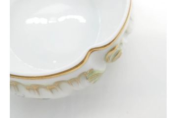ヘレンド　ハンガリー　HEREND HVNGARY　ヴィクトリアブーケ　繊細な花の装飾がおしゃれなシュガーポット(HUNGARY、ボンボン入れ、小物入れ、菓子器、洋食器)(R-070338)