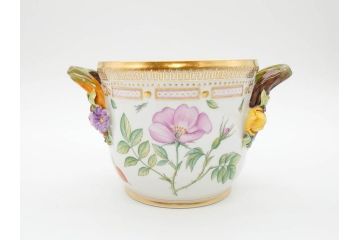 デンマーク　ROYAL COPENHAGEN(ロイヤルコペンハーゲン)　最高峰コレクション　フローラダニカ　多彩な花たちが煌びやかな印象を与えるワインクーラー(洋食器)(R-070340)