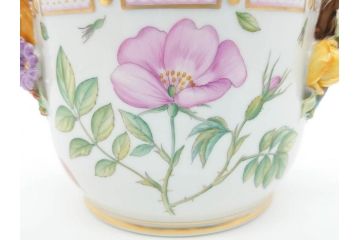 デンマーク　ROYAL COPENHAGEN(ロイヤルコペンハーゲン)　最高峰コレクション　フローラダニカ　多彩な花たちが煌びやかな印象を与えるワインクーラー(洋食器)(R-070340)