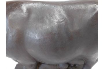 佐藤玄々(朝山)　哺牛　重厚感のある佇まいが魅力的なブロンズ像(オブジェ、置物、ウシ)(R-070343)