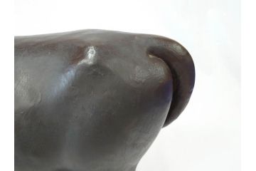 佐藤玄々(朝山)　哺牛　重厚感のある佇まいが魅力的なブロンズ像(オブジェ、置物、ウシ)(R-070343)
