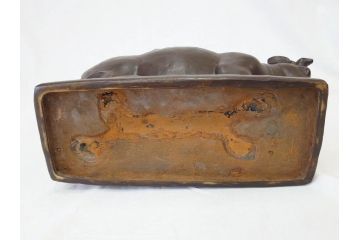 佐藤玄々(朝山)　哺牛　重厚感のある佇まいが魅力的なブロンズ像(オブジェ、置物、ウシ)(R-070343)
