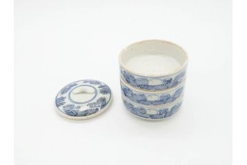 江戸期　古伊万里　染付　小振りで可愛らしい三段重(三段重鉢、小さなお重箱、珍味入れ、薬味入れ、小物入れ、ミニ)(R-070346)