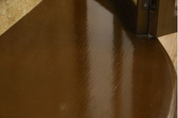 イギリスアンティーク　猫脚が目を引くハーフムーンキャビネット(サイドキャビネット、ガラスケース、ショーケース、飾り棚、戸棚、収納棚、コンソールテーブル、半円、英国)(R-070356)