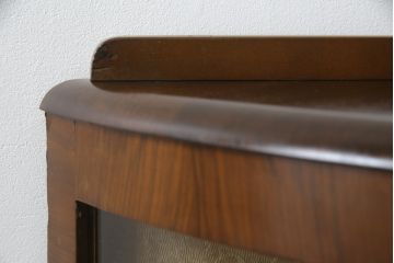 イギリスアンティーク　猫脚が目を引くハーフムーンキャビネット(サイドキャビネット、ガラスケース、ショーケース、飾り棚、戸棚、収納棚、コンソールテーブル、半円、英国)(R-070356)