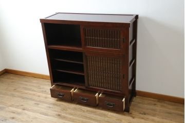 中古　栗材　上質な和の空間を演出する水屋箪笥(食器棚、茶箪笥、戸棚、収納棚、キャビネット)(R-070360)