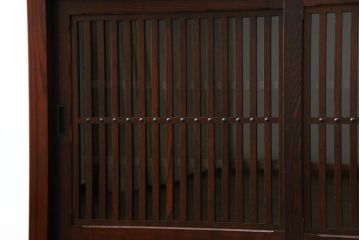 中古　栗材　上質な和の空間を演出する水屋箪笥(食器棚、茶箪笥、戸棚、収納棚、キャビネット)(R-070360)