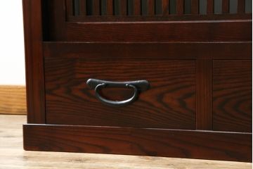 中古　栗材　上質な和の空間を演出する水屋箪笥(食器棚、茶箪笥、戸棚、収納棚、キャビネット)(R-070360)