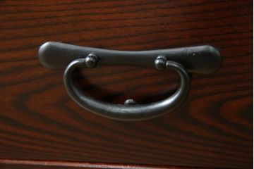 中古　栗材　上質な和の空間を演出する水屋箪笥(食器棚、茶箪笥、戸棚、収納棚、キャビネット)(R-070360)