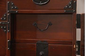 和製アンティーク　専門店にてリペア済　前面欅(ケヤキ)材　上質な和の雰囲気を醸し出す仙台箪笥(和タンス、時代箪笥、衣装箪笥、収納箪笥、引き出し)(R-070361)