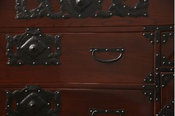 和製アンティーク　専門店にてリペア済　前面欅(ケヤキ)材　上質な和の雰囲気を醸し出す仙台箪笥(和タンス、時代箪笥、衣装箪笥、収納箪笥、引き出し)(R-070361)