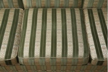 中古　DREXEL HERITAGE(ドレクセルヘリテイジ)　落ち着いた色合いとストライプ柄がクラシカルな雰囲気を高める3人掛けソファ(三人掛けソファ、3P)(R-070386)