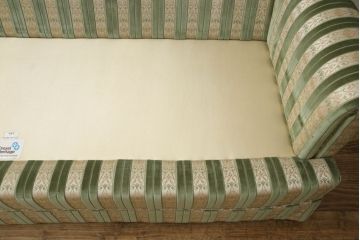 中古　DREXEL HERITAGE(ドレクセルヘリテイジ)　落ち着いた色合いとストライプ柄がクラシカルな雰囲気を高める3人掛けソファ(三人掛けソファ、3P)(R-070386)