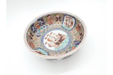 江戸期　古伊万里　金彩　色絵　南蛮舟に韃靼人の図　8寸　約25cm　色鮮やかで豪華な大鉢(ラッタン人、だったん人、南蛮人、八寸、深鉢、和食器)(R-070394)