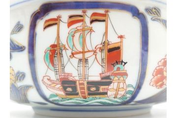 江戸期　古伊万里　金彩　色絵　南蛮舟に韃靼人の図　8寸　約25cm　色鮮やかで豪華な大鉢(ラッタン人、だったん人、南蛮人、八寸、深鉢、和食器)(R-070394)