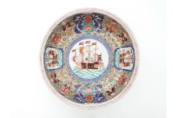 江戸期　古伊万里　金彩　色絵　南蛮舟に韃靼人の図　8寸　約25cm　色鮮やかで豪華な大鉢(ラッタン人、だったん人、南蛮人、八寸、深鉢、和食器)(R-070394)