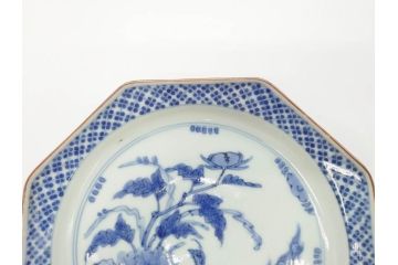 江戸期　上手物　古伊万里　染付　花鳥文　約22cm　7寸　美しい意匠が目を惹く八角皿2枚セット(七寸、中皿、和皿、和食器)(R-070401)