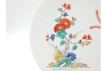 重要無形文化財　人間国宝　十三代　酒井田柿右衛門　錦菊鳳凰文　色彩豊かな絵付けが目を惹く陶額(和皿、飾り皿)(R-070412)