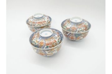 江戸期　古伊万里　金彩　色絵　約12cm　3.8寸　一つ一つ丁寧に絵付けされた豪華な蓋付き茶碗3客セット(獅子、松竹、和食器、三寸八分)(R-070415)
