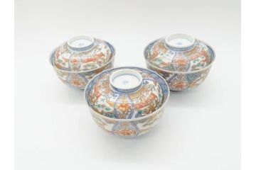 江戸期　古伊万里　金彩　色絵　約12cm　3.8寸　一つ一つ丁寧に絵付けされた豪華な蓋付き茶碗3客セット(獅子、松竹、和食器、三寸八分)(R-070415)