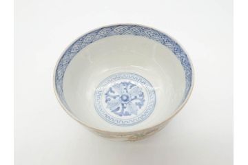 江戸期　古伊万里　金彩　色絵　約12cm　3.8寸　一つ一つ丁寧に絵付けされた豪華な蓋付き茶碗3客セット(獅子、松竹、和食器、三寸八分)(R-070415)