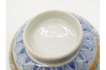 江戸期　古伊万里　金彩　色絵　約12cm　3.8寸　一つ一つ丁寧に絵付けされた豪華な蓋付き茶碗3客セット(獅子、松竹、和食器、三寸八分)(R-070415)