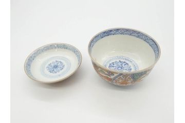 江戸期　古伊万里　金彩　色絵　約12cm　3.8寸　一つ一つ丁寧に絵付けされた豪華な蓋付き茶碗3客セット(獅子、松竹、和食器、三寸八分)(R-070415)