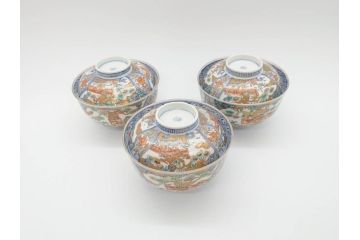 江戸期　古伊万里　金彩　色絵　約12cm　3.8寸　一つ一つ丁寧に絵付けされた豪華な蓋付き茶碗3客セット(獅子、松竹、和食器、三寸八分)(R-070416)