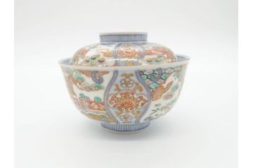江戸期　古伊万里　金彩　色絵　約12cm　3.8寸　一つ一つ丁寧に絵付けされた豪華な蓋付き茶碗3客セット(獅子、松竹、和食器、三寸八分)(R-070416)