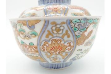 江戸期　古伊万里　金彩　色絵　約12cm　3.8寸　一つ一つ丁寧に絵付けされた豪華な蓋付き茶碗3客セット(獅子、松竹、和食器、三寸八分)(R-070416)