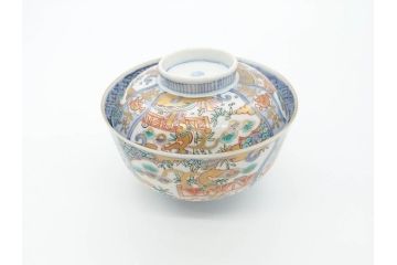 江戸期　古伊万里　金彩　色絵　約12cm　3.8寸　一つ一つ丁寧に絵付けされた豪華な蓋付き茶碗3客セット(獅子、松竹、和食器、三寸八分)(R-070416)