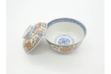 江戸期　古伊万里　金彩　色絵　約12cm　3.8寸　一つ一つ丁寧に絵付けされた豪華な蓋付き茶碗3客セット(獅子、松竹、和食器、三寸八分)(R-070416)