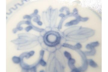 江戸期　古伊万里　金彩　色絵　約12cm　3.8寸　一つ一つ丁寧に絵付けされた豪華な蓋付き茶碗3客セット(獅子、松竹、和食器、三寸八分)(R-070416)