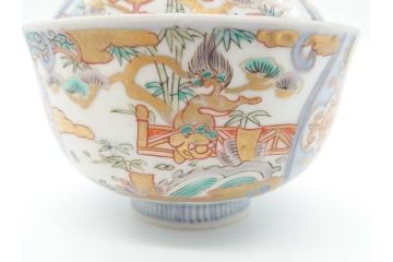 江戸期　古伊万里　金彩　色絵　約12cm　3.8寸　一つ一つ丁寧に絵付けされた豪華な蓋付き茶碗3客セット(獅子、松竹、和食器、三寸八分)(R-070417)