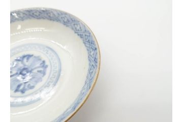 江戸期　古伊万里　金彩　色絵　約12cm　3.8寸　一つ一つ丁寧に絵付けされた豪華な蓋付き茶碗3客セット(獅子、松竹、和食器、三寸八分)(R-070417)