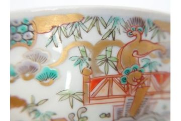 江戸期　古伊万里　金彩　色絵　約12cm　3.8寸　一つ一つ丁寧に絵付けされた豪華な蓋付き茶碗3客セット(獅子、松竹、和食器、三寸八分)(R-070417)