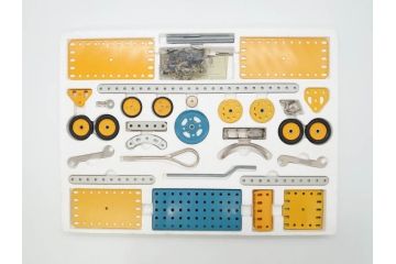 ヴィンテージ　ジャンク品　Kohctpyktop　組み立てキット(ロシア、アメリカ?、車?、おもちゃ、ホビー、玩具、プラモデル、ビンテージ)(R-070419)