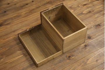 和製アンティーク　珍品!!　関東　荘厳な雰囲気を醸し出す金具の立派な総桐船箪笥(掛硯型、懸硯型、金庫箪笥、総桐箪笥、総桐たんす、舟箪笥、時代箪笥、帳場箪笥、小物収納、小引き出し)(R-070426)